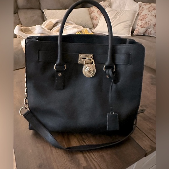 Michael Kors Hamilton Black Large Saffiano Leather - Picture 1 of 4